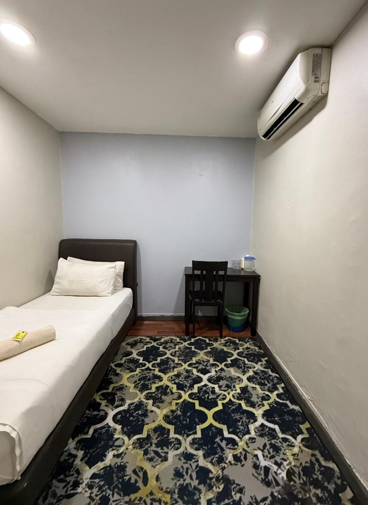 Отель 1St Living Subang Субанг-Джая Экстерьер фото