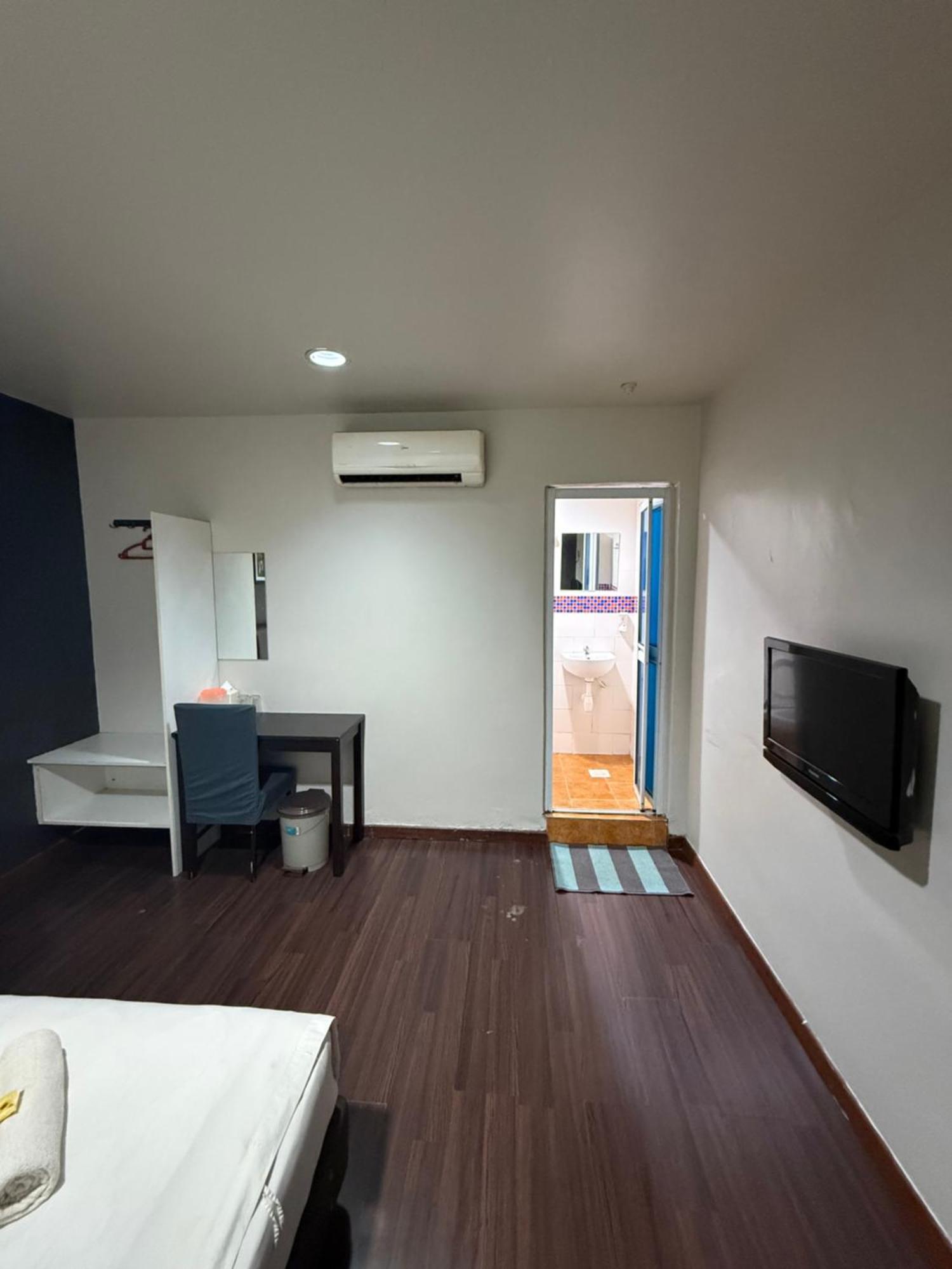 Отель 1St Living Subang Субанг-Джая Экстерьер фото