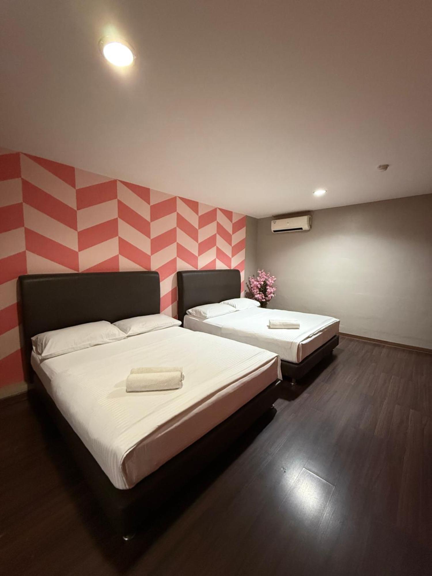 Отель 1St Living Subang Субанг-Джая Экстерьер фото